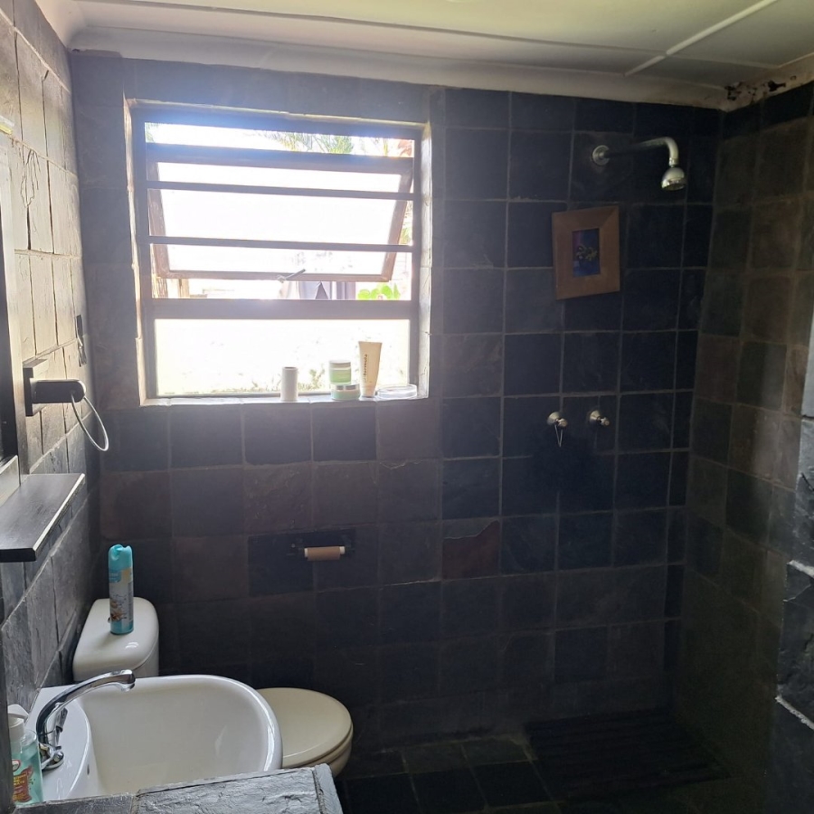 5 Bedroom Property for Sale in Gonubie Eastern Cape